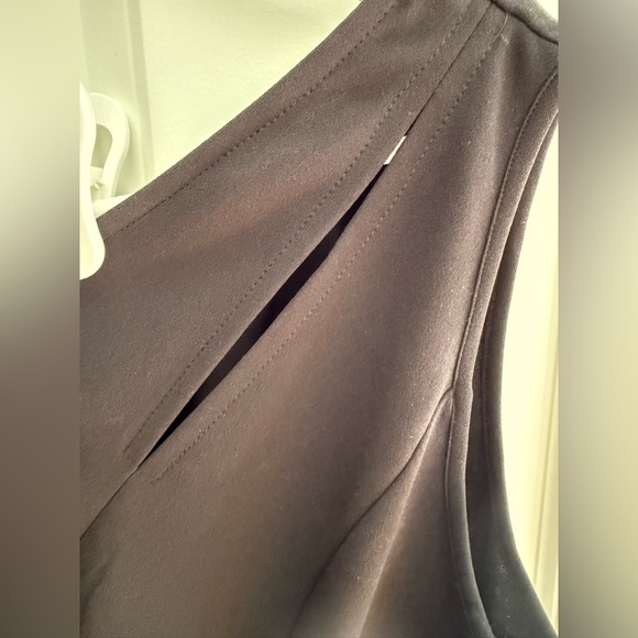 Pretty Garden Black One Shoulder Cocktail Dress Size Large β Cut Out & Tulip Hem - Picture 5 of 6